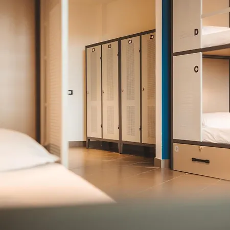 Hostel&rooms