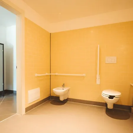 Hostel&rooms Ostello Lecco