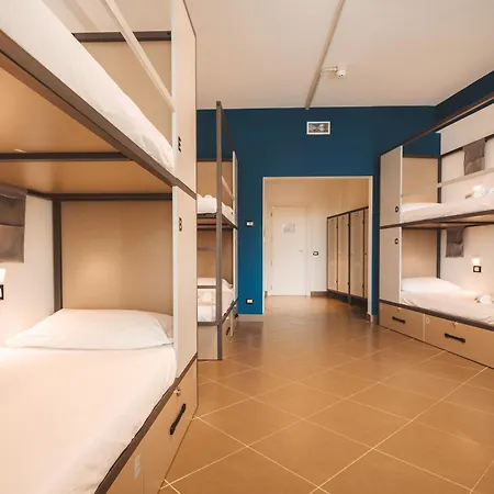 Hostel&rooms * Lecco