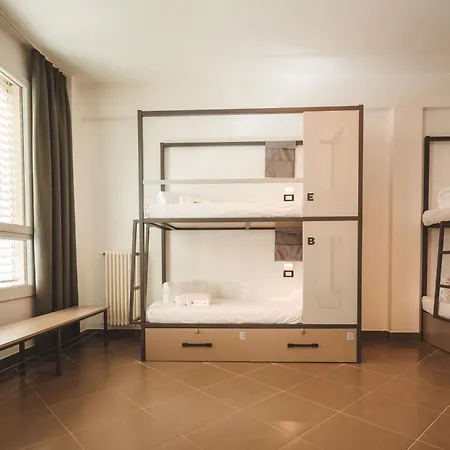 Hostel&rooms * Lecco