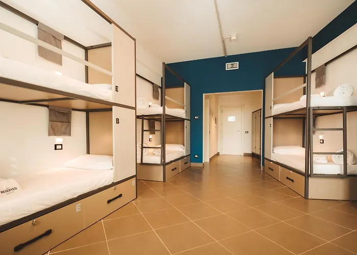 & Hostel Lecco