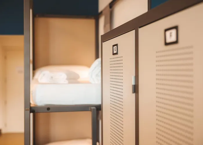 & Хостел Лекко