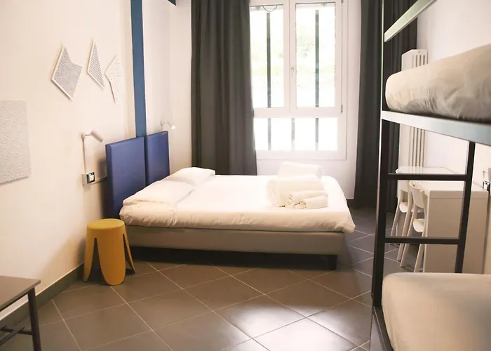 & Auberge de jeunesse *